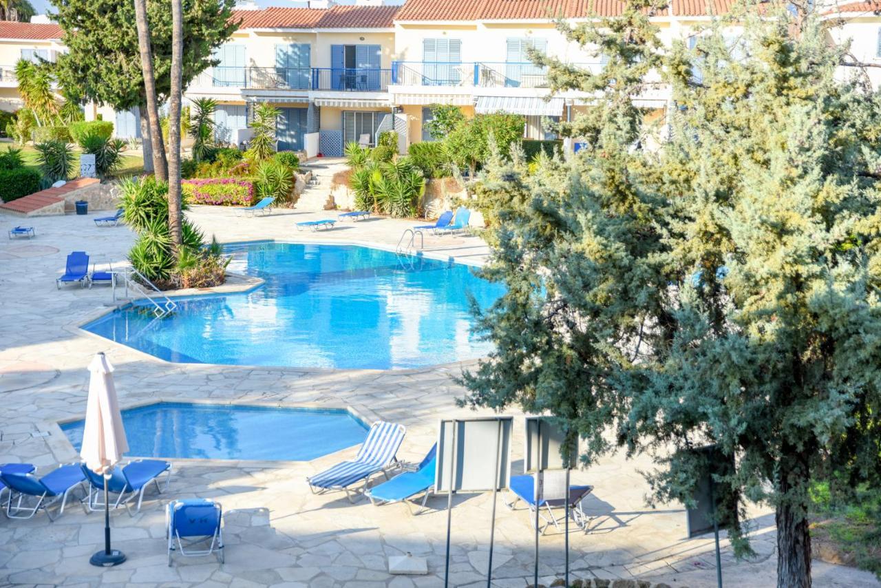 Holiday Apartment Walking Distance To The Sea Paphos Exteriör bild