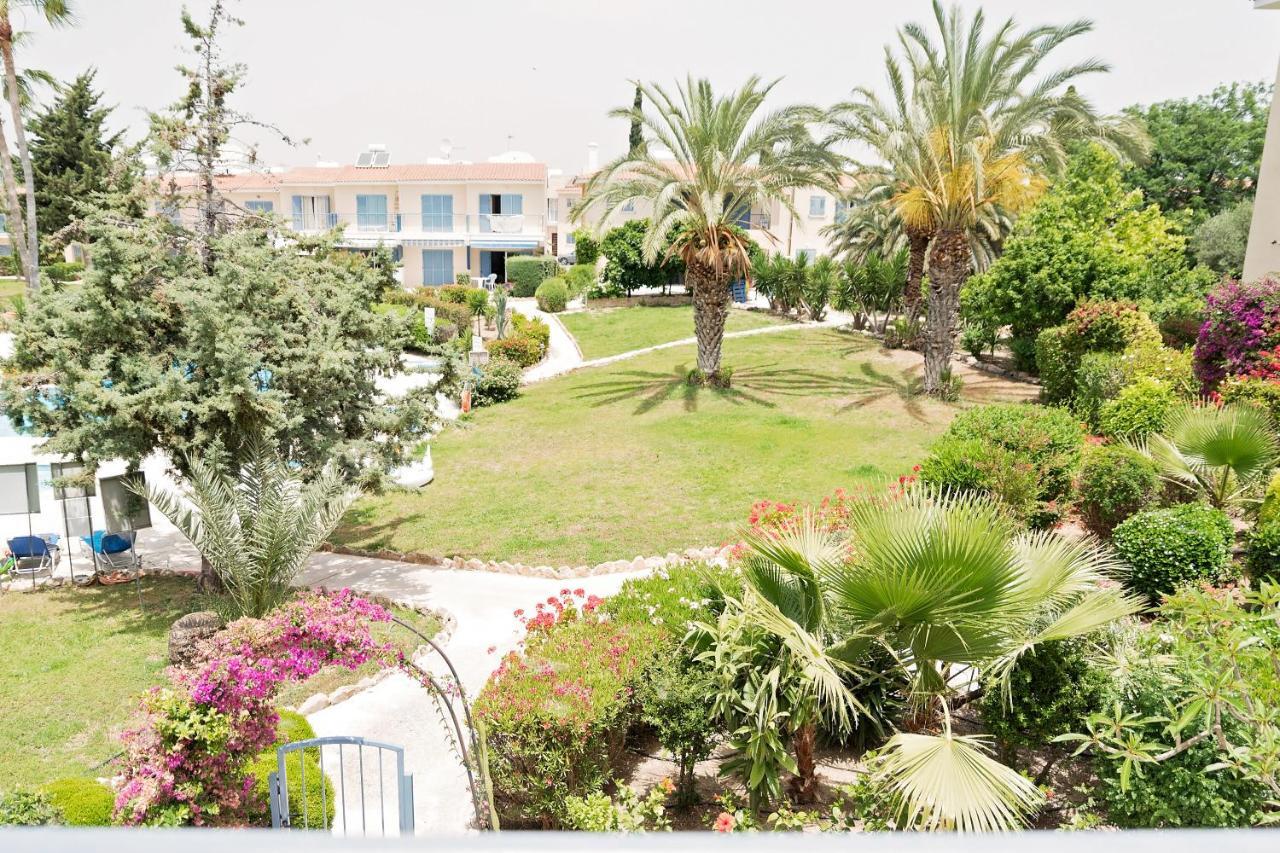 Holiday Apartment Walking Distance To The Sea Paphos Exteriör bild